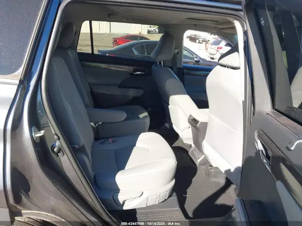 5TDYZRAH8LS018040 2020 TOYOTA HIGHLANDER - Image 8
