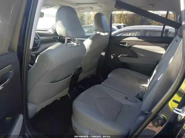 5TDYZRAH8LS024615 2020 TOYOTA HIGHLANDER - Image 8