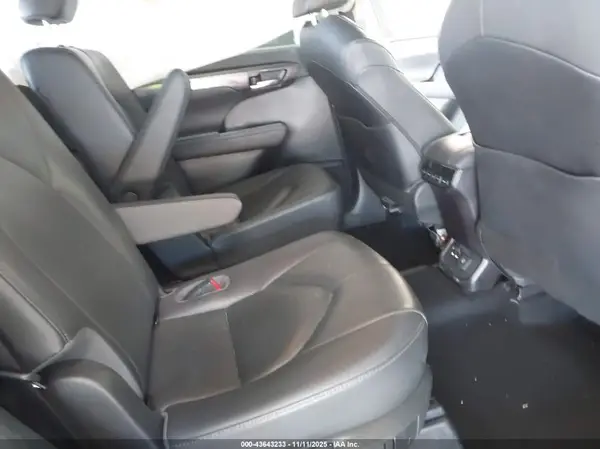 5TDYZRAH9L5015548 2020 TOYOTA HIGHLANDER - Image 8
