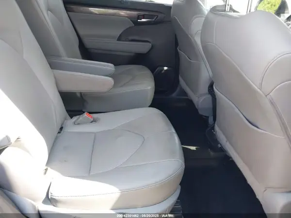 5TDYZRAH9LS003188 2020 TOYOTA HIGHLANDER - Image 8