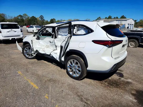 5TDYZRAH9LS019553 2020 TOYOTA HIGHLANDER - Image 2