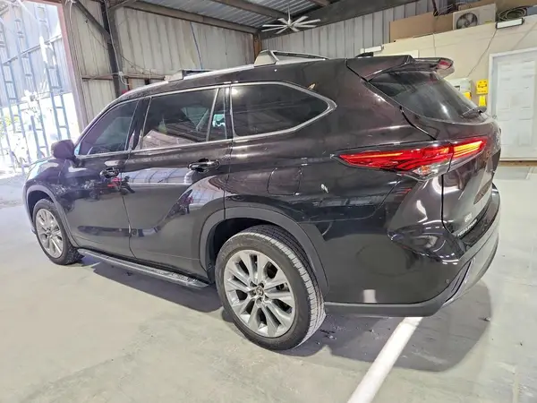 5TDYZRAH9LS022467 2020 TOYOTA HIGHLANDER - Image 2