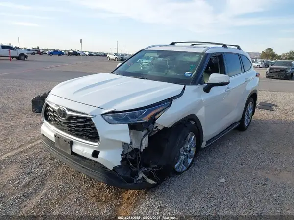 5TDYZRAH9LS029483 2020 TOYOTA HIGHLANDER - Image 2