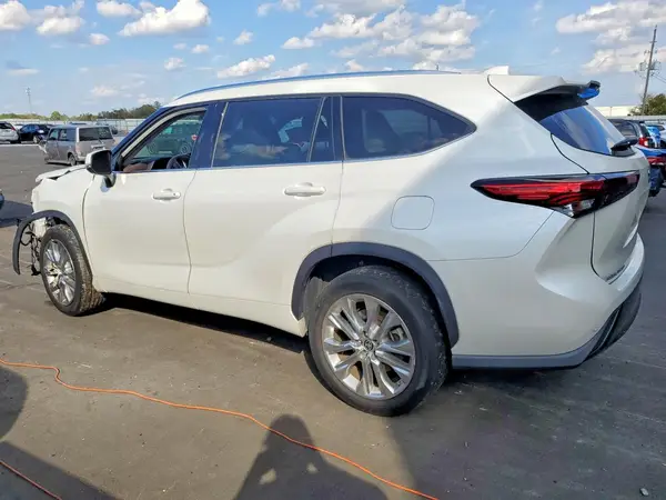 5TDYZRAH9MS033891 2021 TOYOTA HIGHLANDER - Image 2