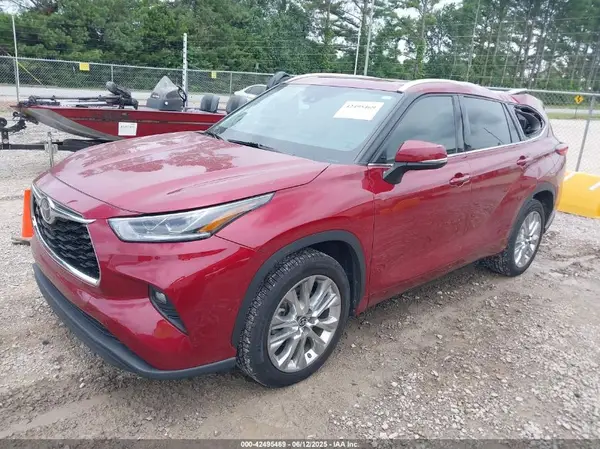 5TDYZRAH9MS036726 2021 TOYOTA HIGHLANDER - Image 2