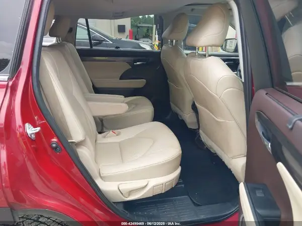 5TDYZRAH9MS036726 2021 TOYOTA HIGHLANDER - Image 8
