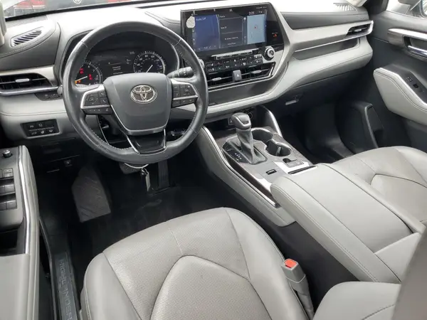 5TDYZRAH9MS059827 2021 TOYOTA HIGHLANDER - Image 8