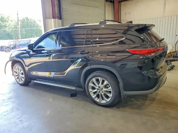 5TDYZRAH9MS083108 2021 TOYOTA HIGHLANDER - Image 2