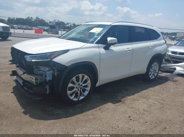 5TDYZRAH9MS519214 2021 TOYOTA HIGHLANDER - Image 2