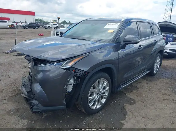 5TDYZRAH9MS521562 2021 TOYOTA HIGHLANDER - Image 2