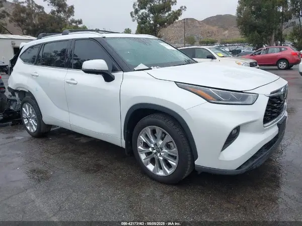 5TDYZRAH9NS115217 2022 TOYOTA HIGHLANDER - Image 1