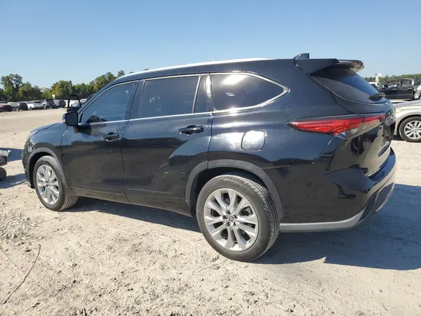 5TDYZRAH9NS548326 2022 TOYOTA HIGHLANDER - Image 2