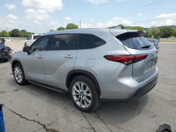 5TDYZRAH9NS559052 2022 TOYOTA HIGHLANDER - Image 2