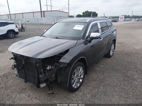 5TDYZRAHXLS003975 2020 TOYOTA HIGHLANDER - Image 2
