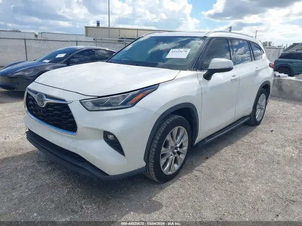 5TDYZRAHXLS017293 2020 TOYOTA HIGHLANDER - Image 2