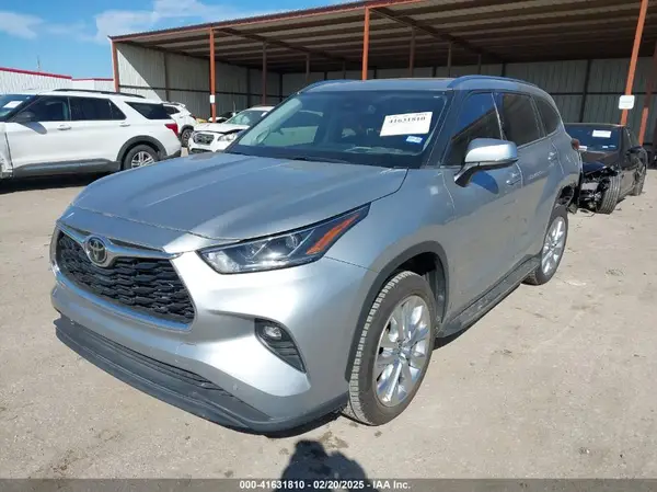 5TDYZRAHXMS081464 2021 TOYOTA HIGHLANDER - Image 2