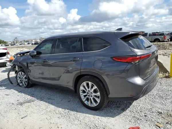 5TDYZRAHXNS107031 2022 TOYOTA HIGHLANDER - Image 2