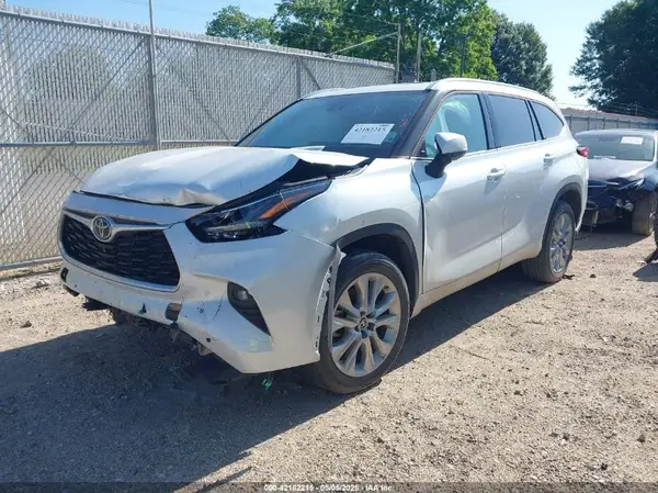 5TDYZRAHXNS124332 2022 TOYOTA HIGHLANDER - Image 2