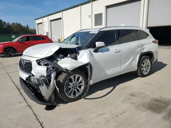 5TDYZRAHXNS549744 2022 TOYOTA HIGHLANDER - Image 1