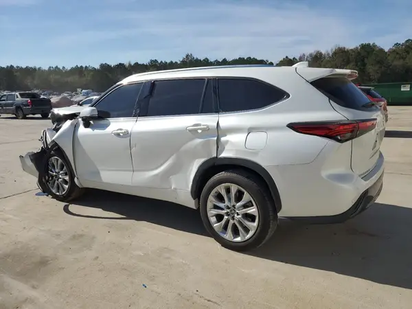 5TDYZRAHXNS549744 2022 TOYOTA HIGHLANDER - Image 2