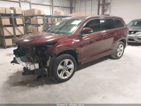 5TDYZRFH0HS195651 2017 TOYOTA HIGHLANDER - Image 2