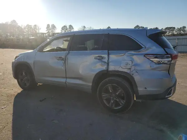 5TDYZRFH0HS200668 2017 TOYOTA HIGHLANDER - Image 2