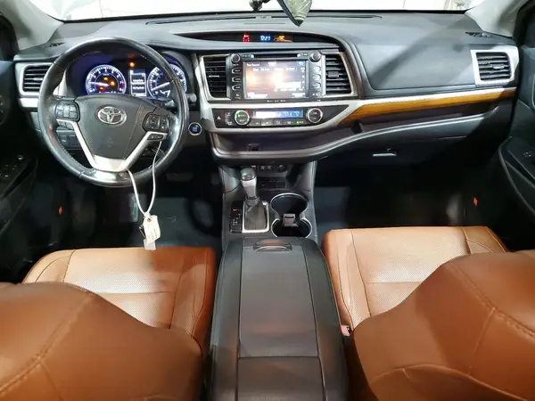 5TDYZRFH0HS205949 2017 TOYOTA HIGHLANDER - Image 8