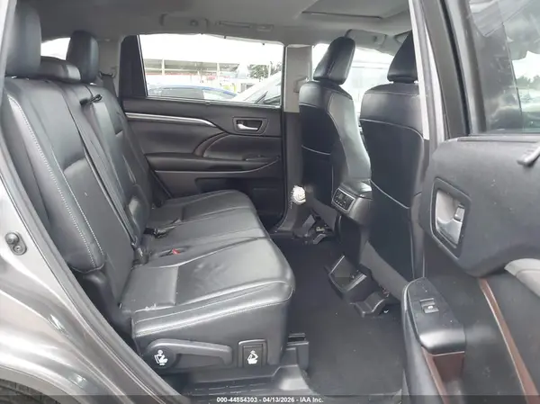 5TDYZRFH0HS216174 2017 TOYOTA HIGHLANDER - Image 8