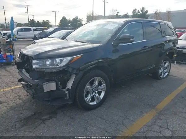 5TDYZRFH0HS219902 2017 TOYOTA HIGHLANDER - Image 2