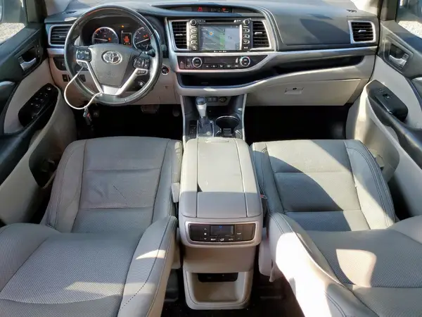 5TDYZRFH0JS236513 2018 TOYOTA HIGHLANDER - Image 8