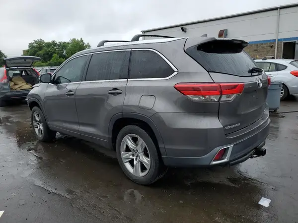 5TDYZRFH0JS237998 2018 TOYOTA HIGHLANDER - Image 2