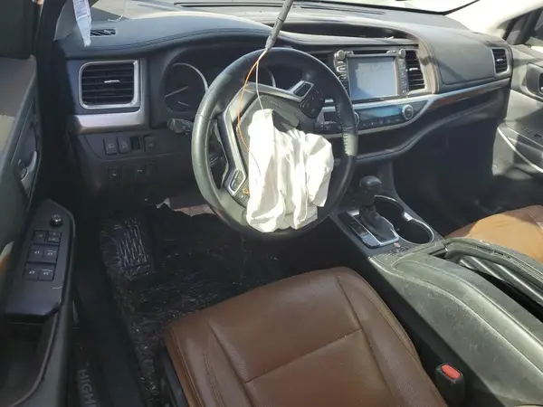 5TDYZRFH0JS238746 2018 TOYOTA HIGHLANDER - Image 8