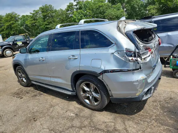5TDYZRFH0JS239539 2018 TOYOTA HIGHLANDER - Image 2