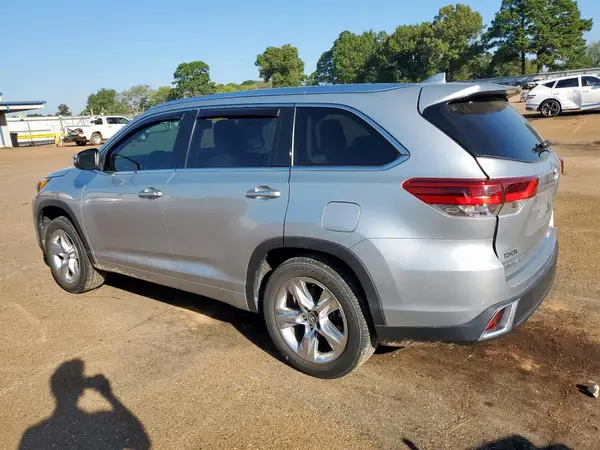 5TDYZRFH0JS248595 2018 TOYOTA HIGHLANDER - Image 2