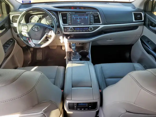 5TDYZRFH0JS248595 2018 TOYOTA HIGHLANDER - Image 8