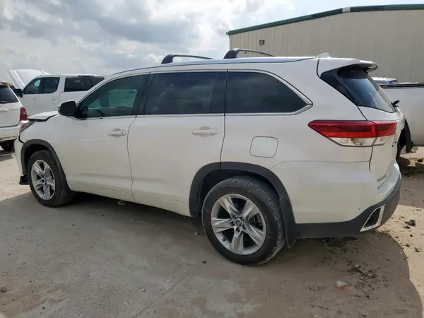 5TDYZRFH0JS249343 2018 TOYOTA HIGHLANDER - Image 2