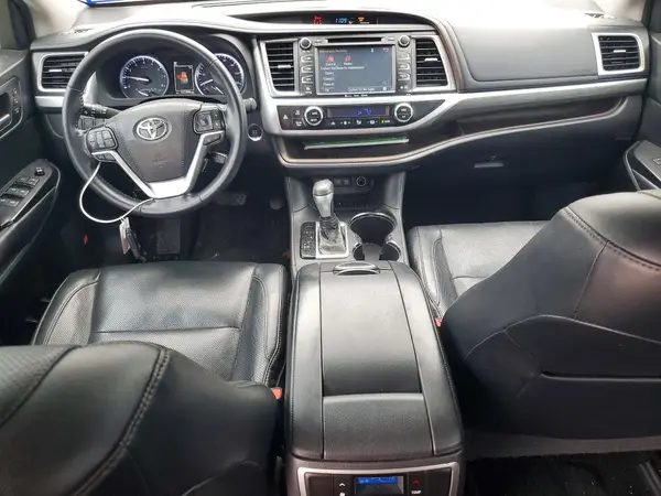 5TDYZRFH0JS260665 2018 TOYOTA HIGHLANDER - Image 8