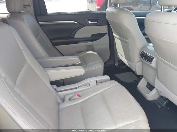 5TDYZRFH0JS263789 2018 TOYOTA HIGHLANDER - Image 8