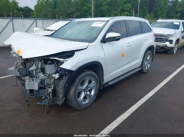 5TDYZRFH0JS268622 2018 TOYOTA HIGHLANDER - Image 2