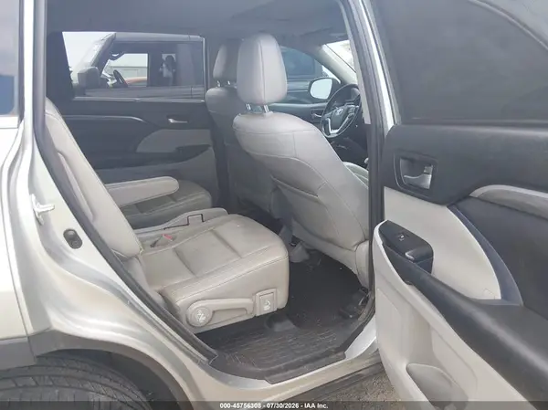 5TDYZRFH0JS273643 2018 TOYOTA HIGHLANDER - Image 8