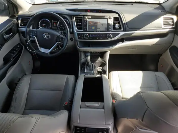 5TDYZRFH0JS277899 2018 TOYOTA HIGHLANDER - Image 8