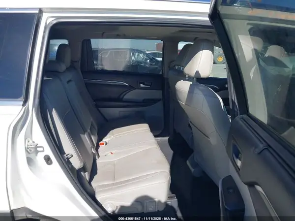 5TDYZRFH0JS281323 2018 TOYOTA HIGHLANDER - Image 8
