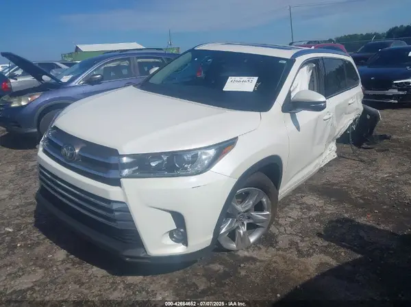 5TDYZRFH0KS305637 2019 TOYOTA HIGHLANDER - Image 2
