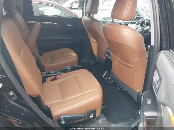 5TDYZRFH0KS309686 2019 TOYOTA HIGHLANDER - Image 8