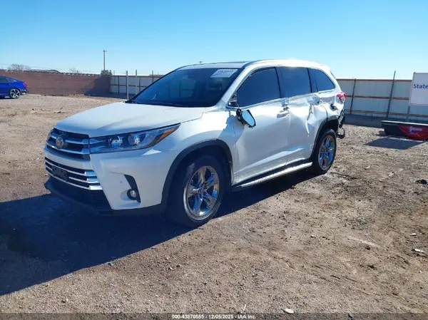 5TDYZRFH0KS335804 2019 TOYOTA HIGHLANDER - Image 2