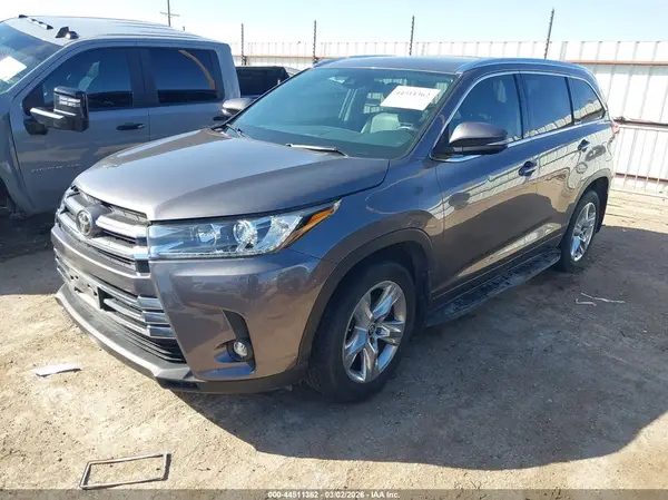 5TDYZRFH0KS337990 2019 TOYOTA HIGHLANDER - Image 2