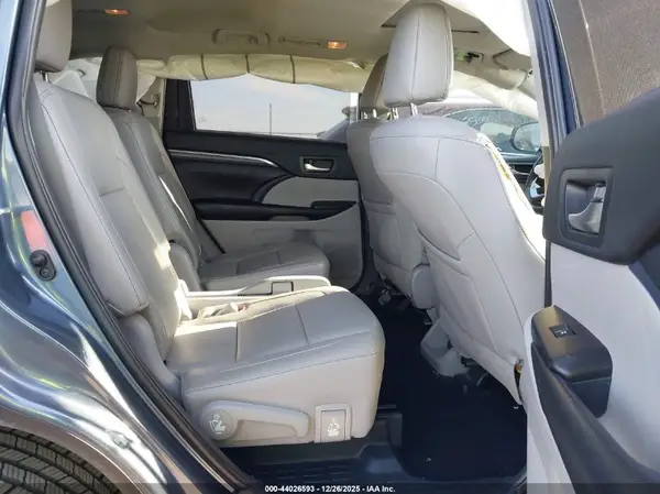 5TDYZRFH0KS340758 2019 TOYOTA HIGHLANDER - Image 8