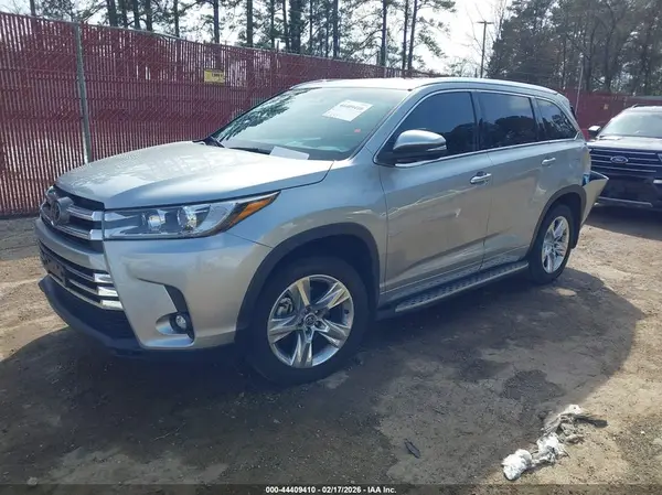 5TDYZRFH0KS359455 2019 TOYOTA HIGHLANDER - Image 2