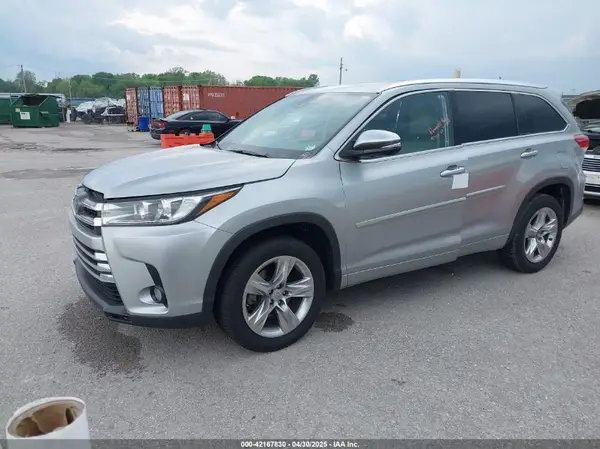5TDYZRFH1HS207001 2017 TOYOTA HIGHLANDER - Image 2
