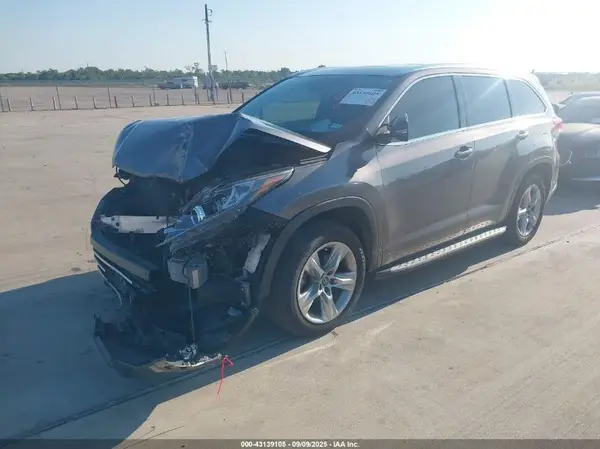 5TDYZRFH1HS227054 2017 TOYOTA HIGHLANDER - Image 2
